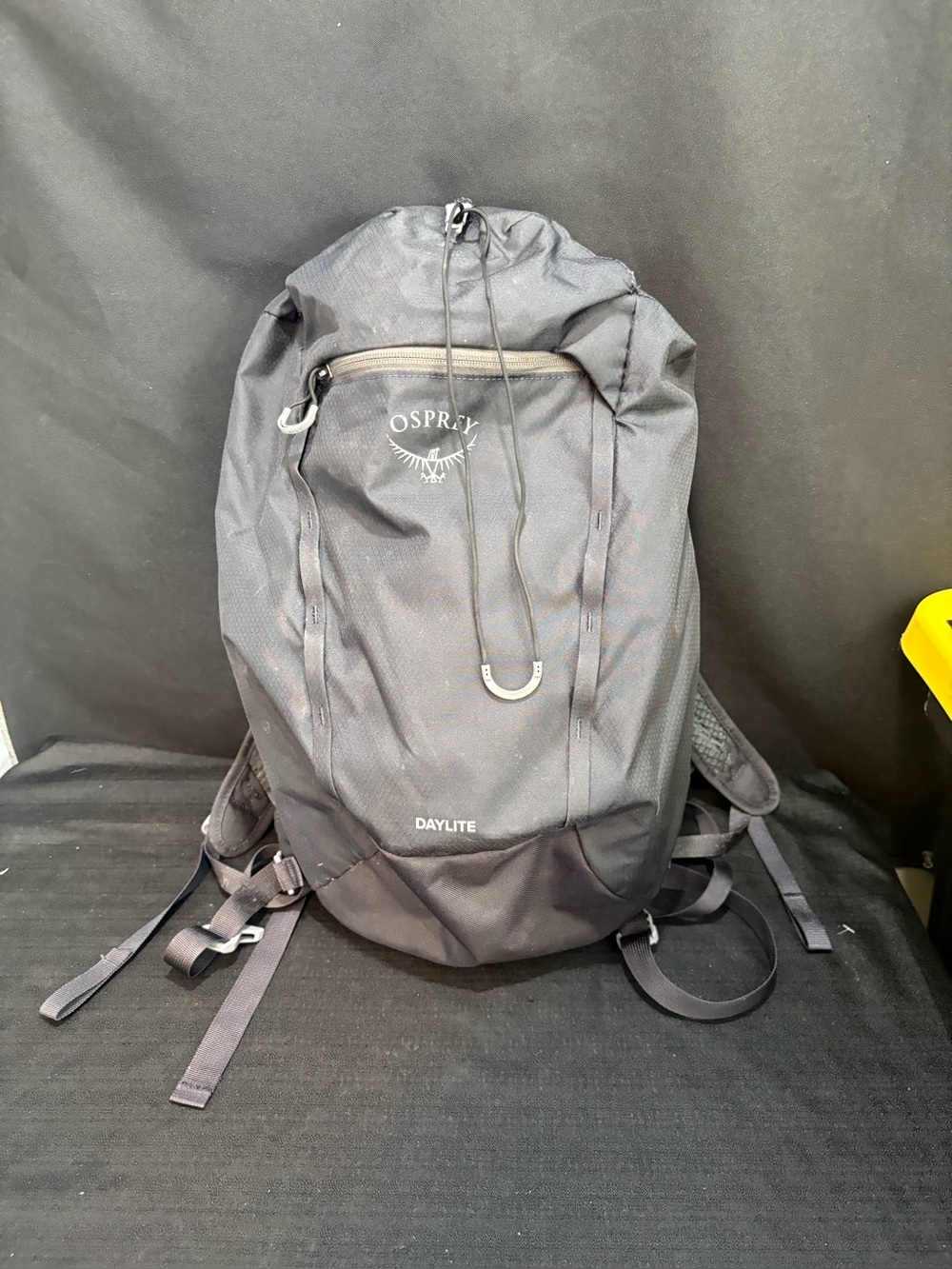 Osprey Daylite Cinch Daypack Black Backpack With hydration reservoir sleeve
